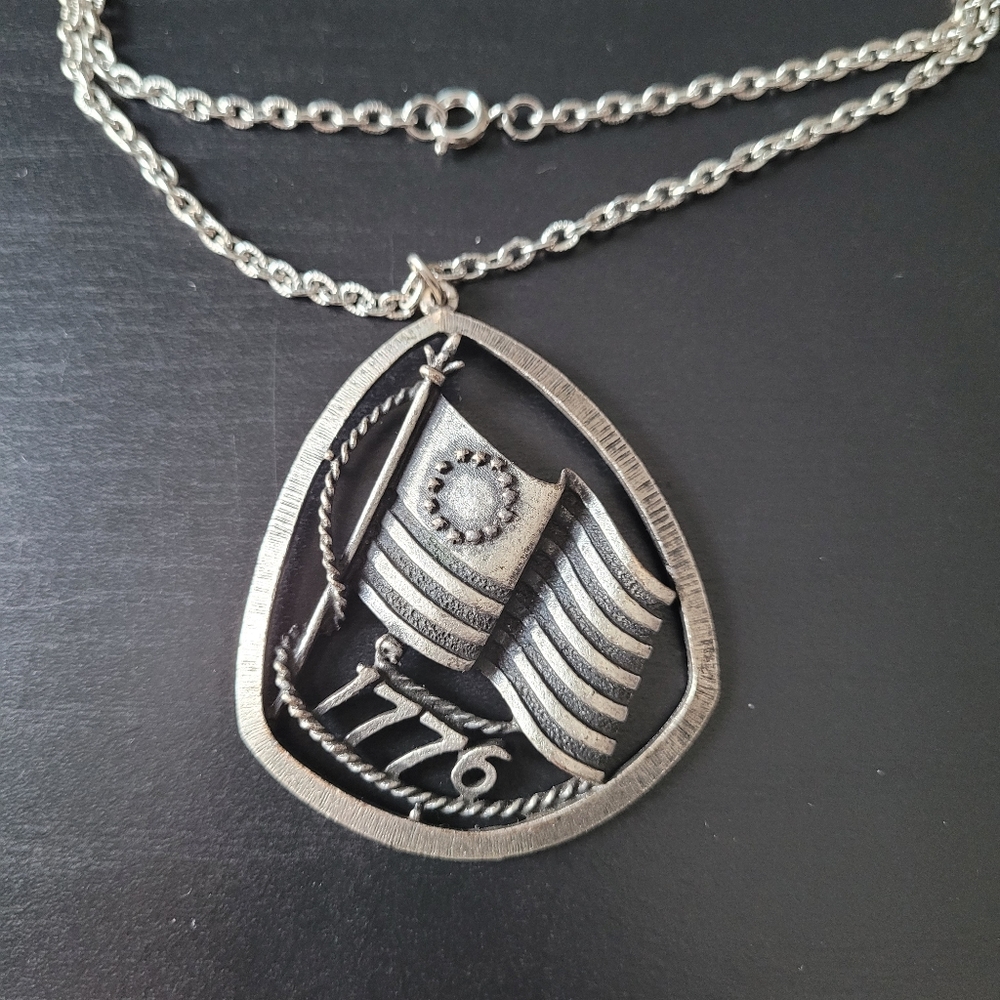 Vintage Silver Tone Patriotic Americana "Betsy Ross" Commemorative Flag Necklace